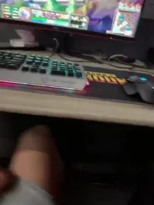 会喷水的人妻边玩游戏下边给我口强操潮喷内射暴怒