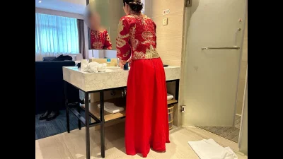 [原创]即将嫁人的炮友穿着秀禾礼服跟我操